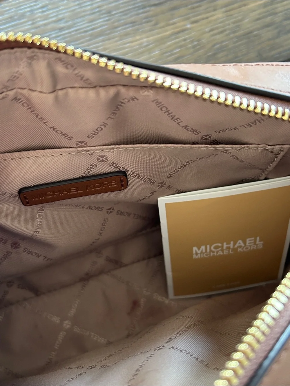 Michale Kors Jet Set Crossbody